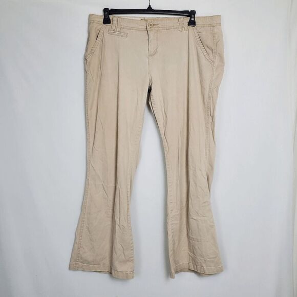 Maurices 17/18 Khaki Flare Chino Pants Juniors - Picture 1 of 7